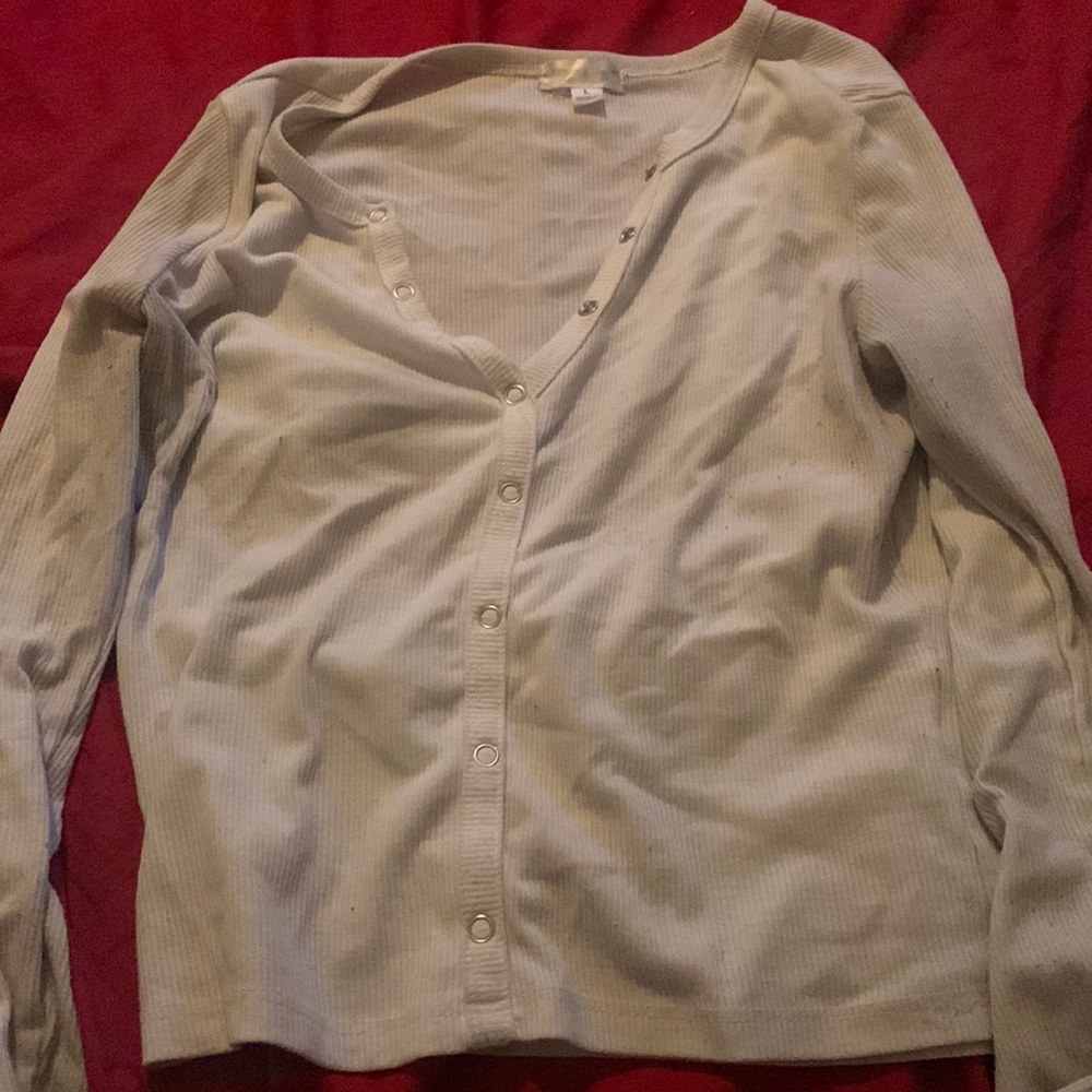 Vintage White v-cut longsleeve